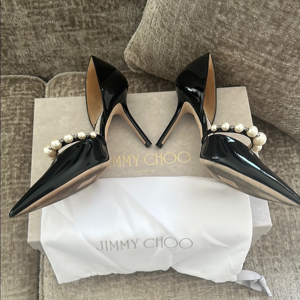 Jimmy Choo Black Patent Heels with Pearl Detail worn once. Size 37. - Picture 4 of 6